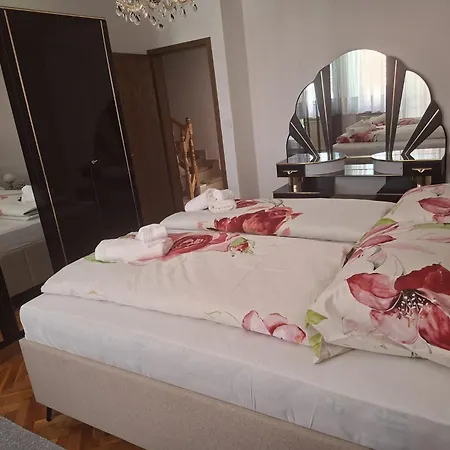 Kuca Latice Feriehus *